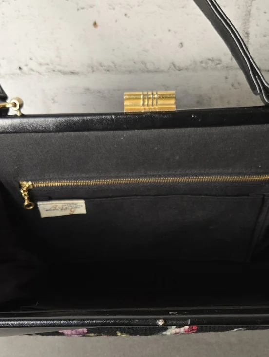 Vintage Needlepoint Rose Handbag Black Frame Kiss Lock Floral Purse - Picture 11 of 13